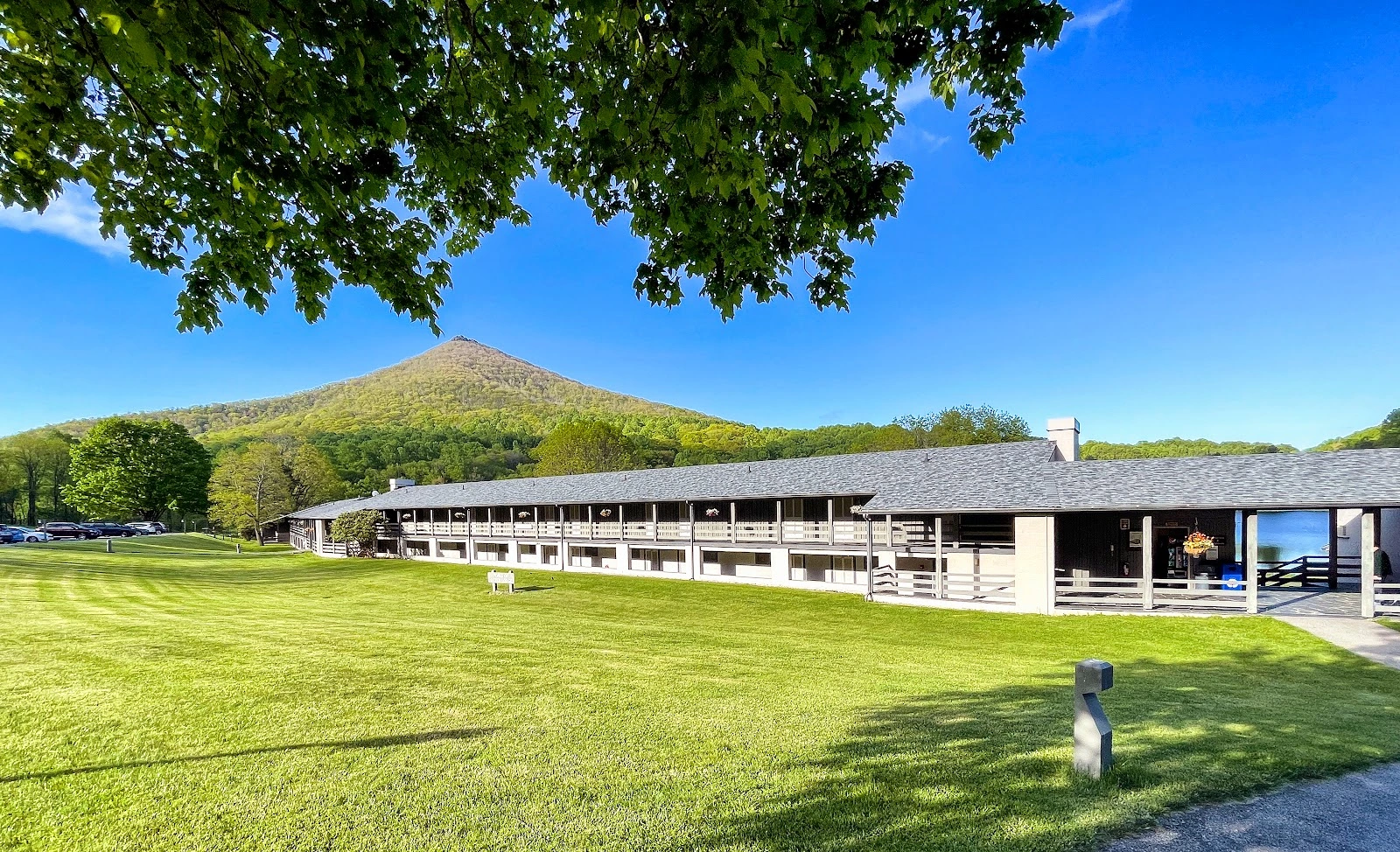 Peaks of Otter Lodge