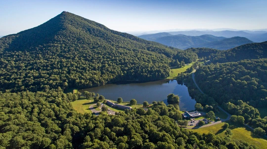 Peaks of Otter Lodge