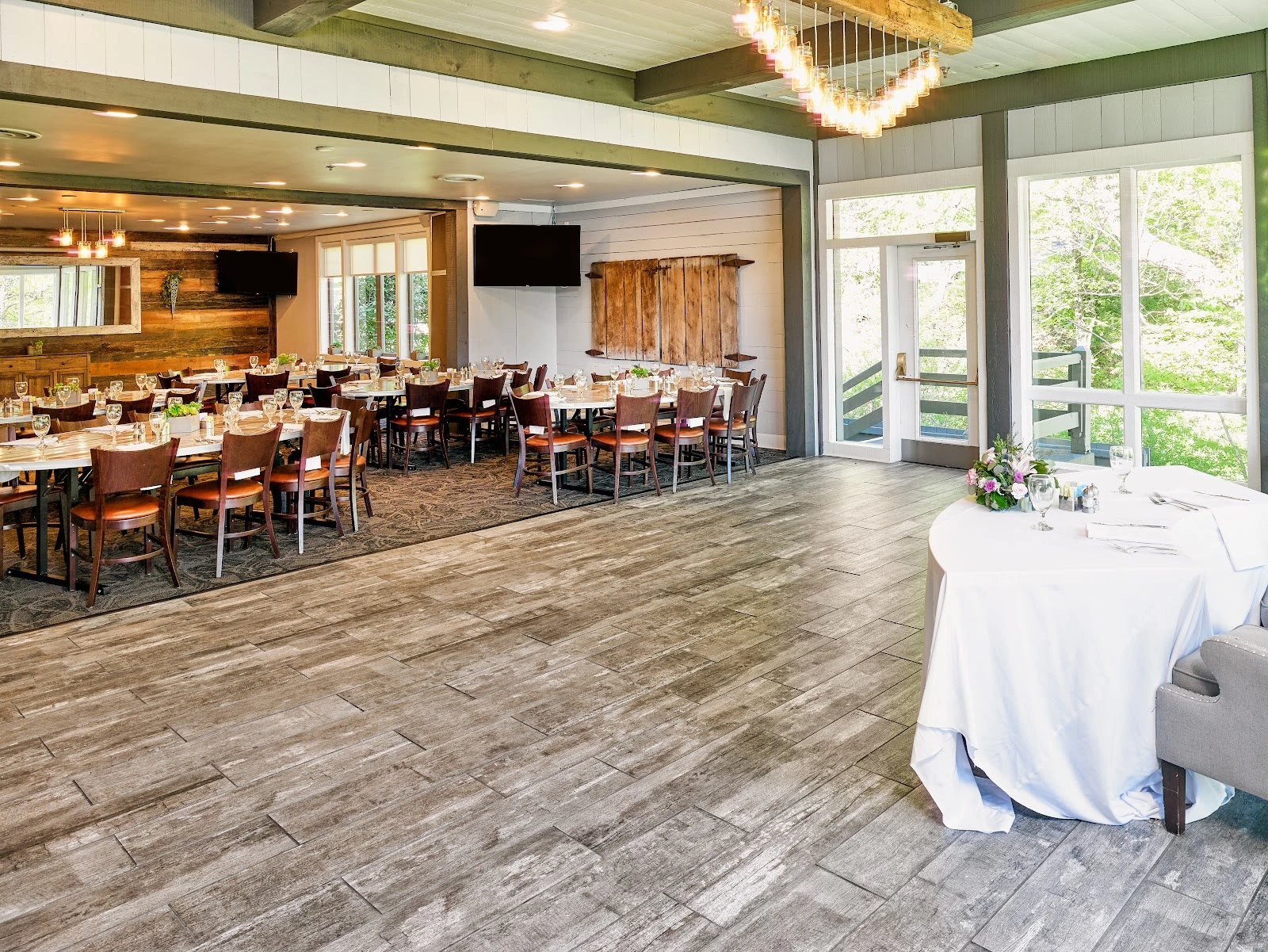 Peaks of Otter Lodge