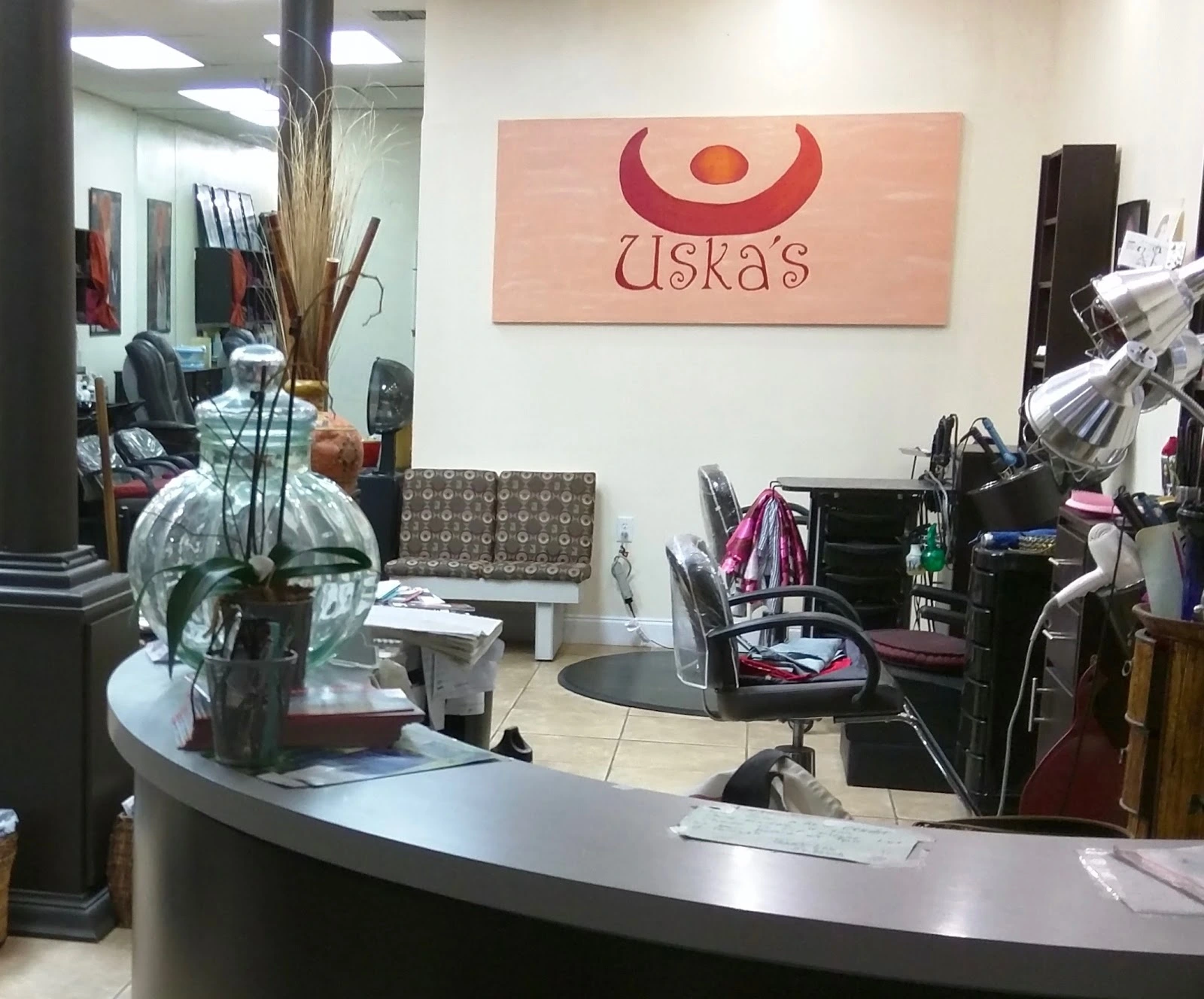 Uska's Full Service Salon
