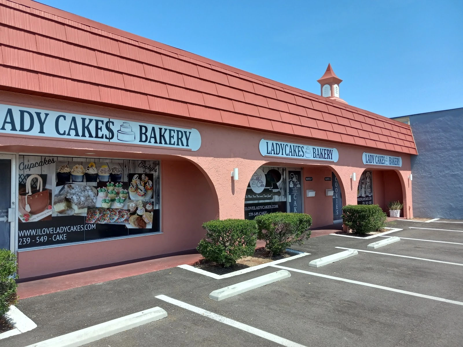 LadyCakes Bakery