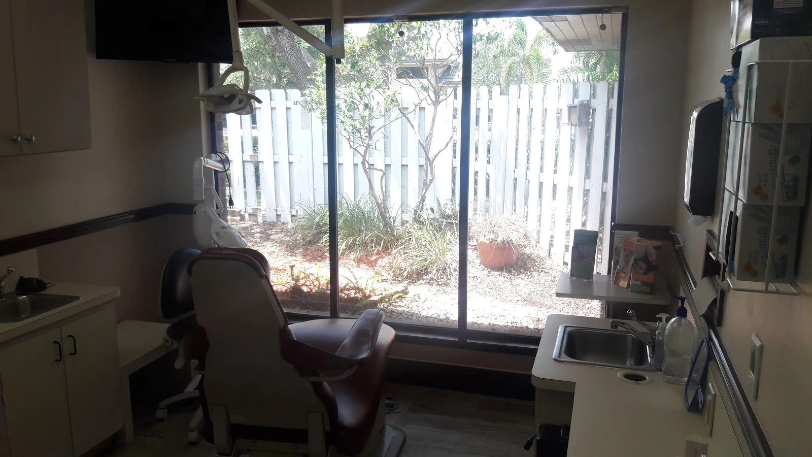 Coral Dental & Denture - Estero