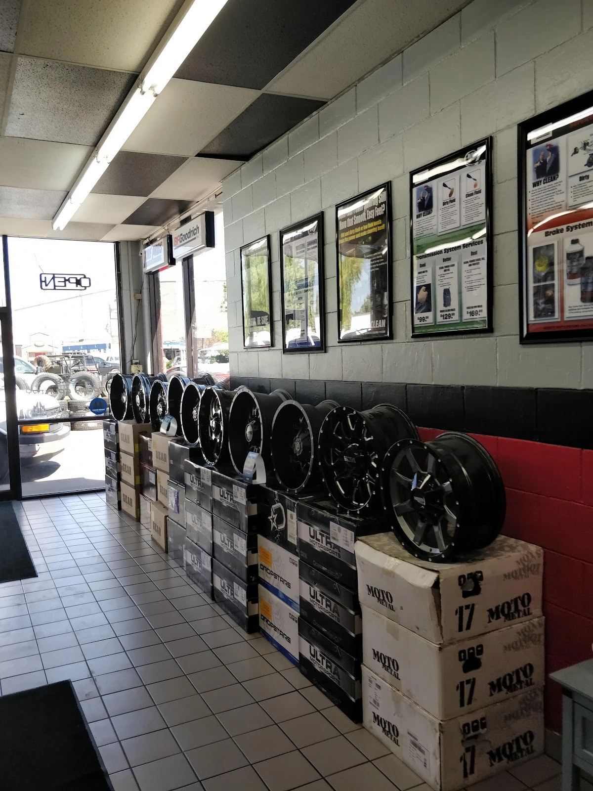 Rocky's Tires & Service