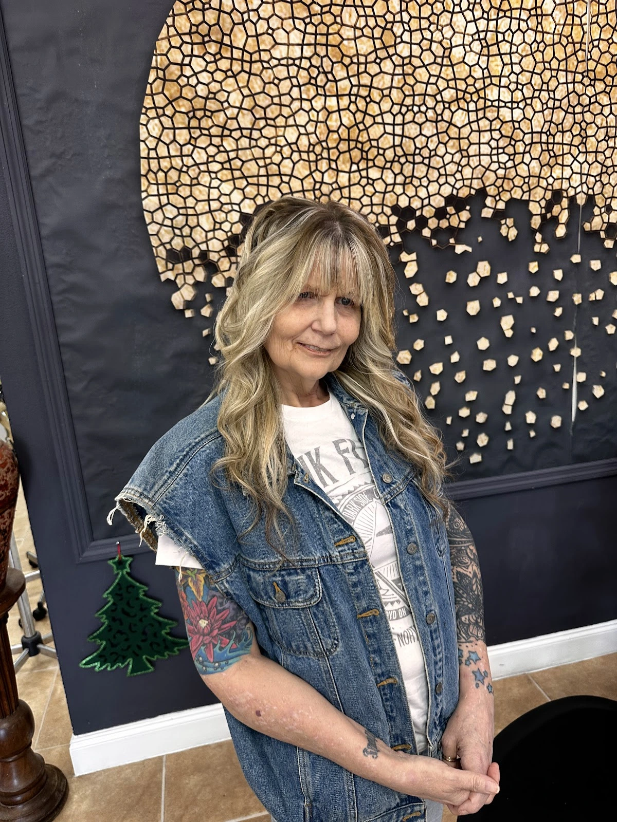 Uska's Full Service Salon