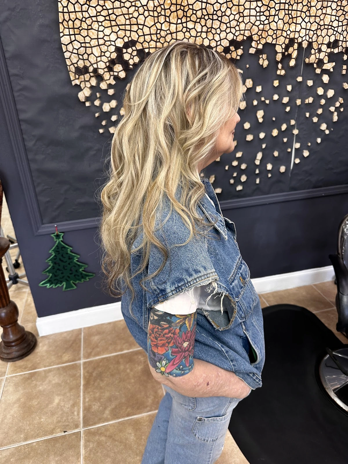 Uska's Full Service Salon