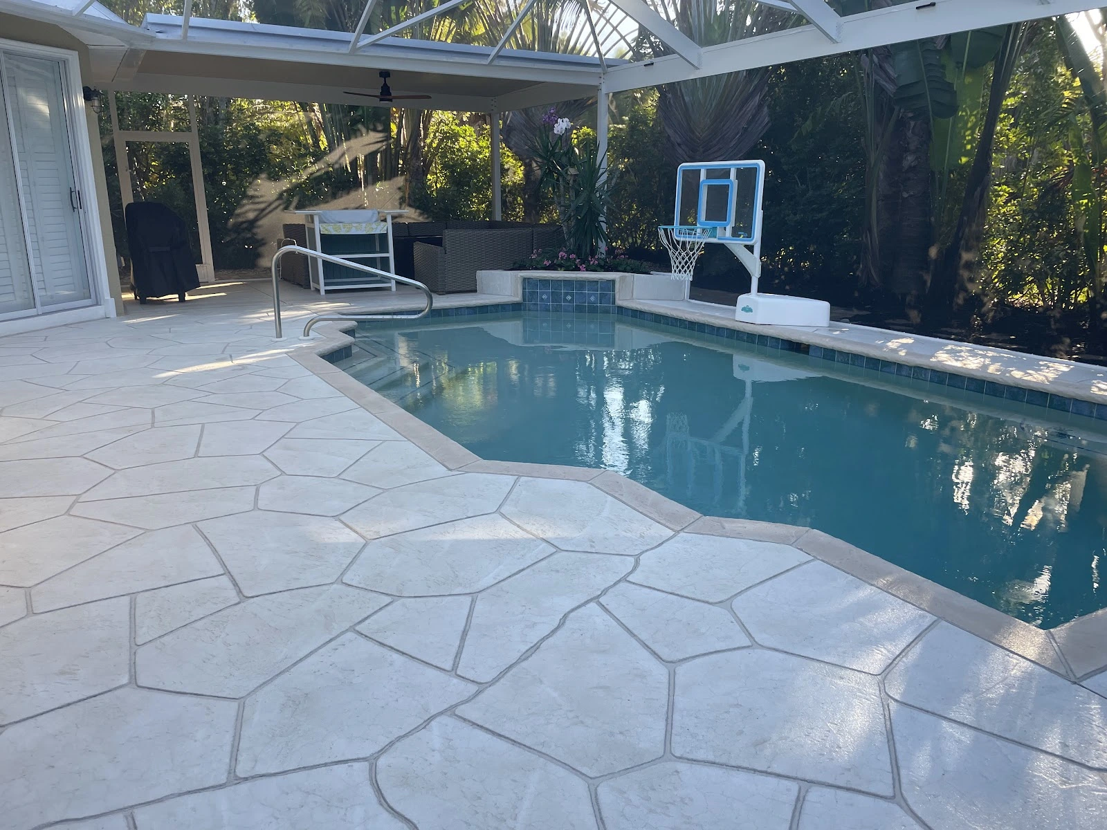 Sharkey's Aluminum & Screening