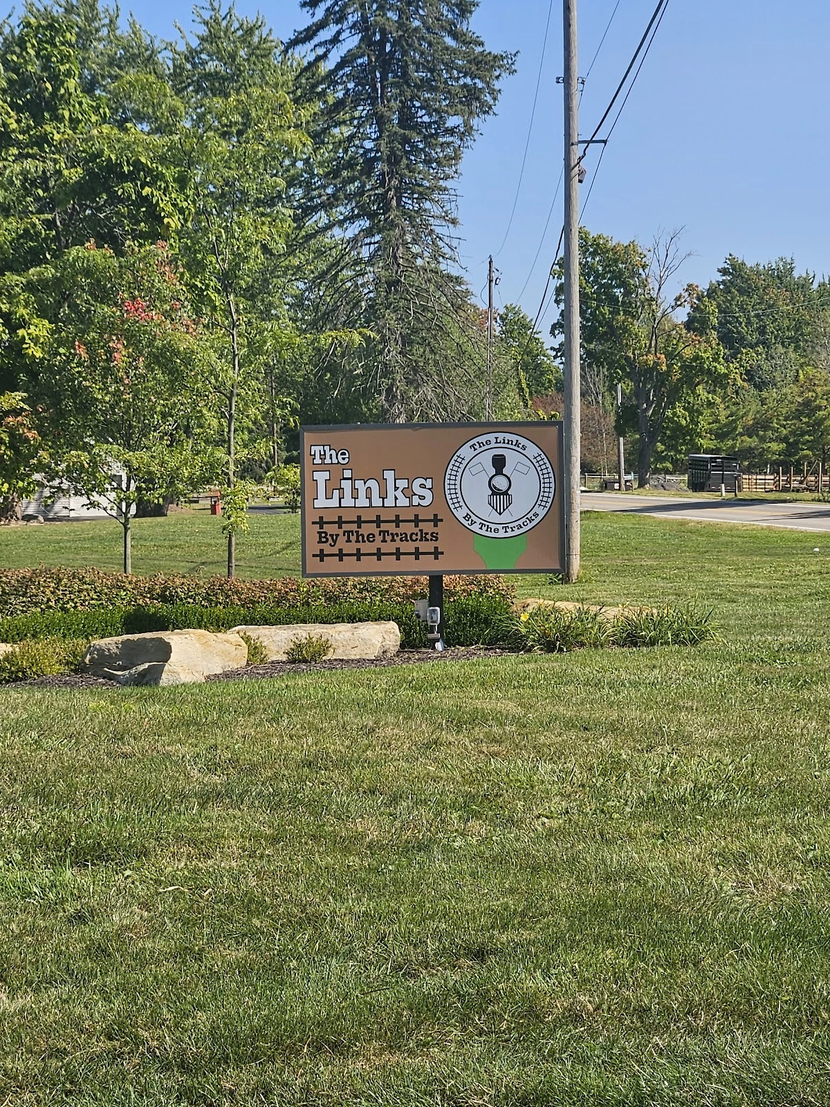 The Links By The Tracks Golf Course