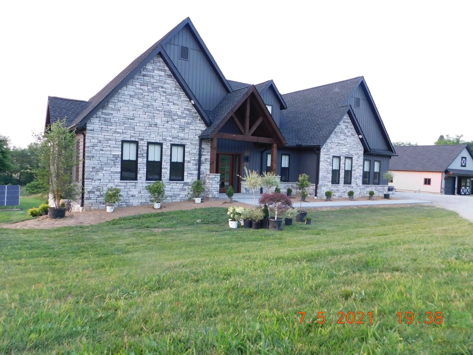 663 Roofing & Exteriors LLC