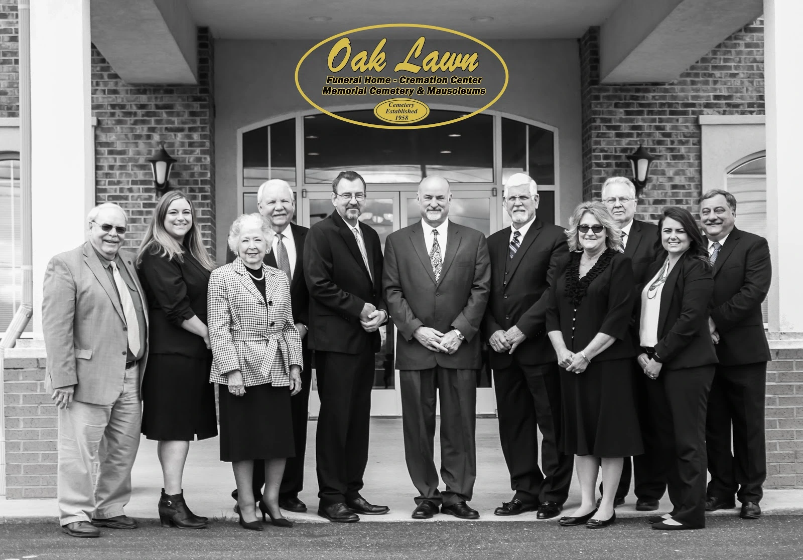 Oak Lawn Funeral Home Cremation Center Memorial Cemetery & Mausoleum